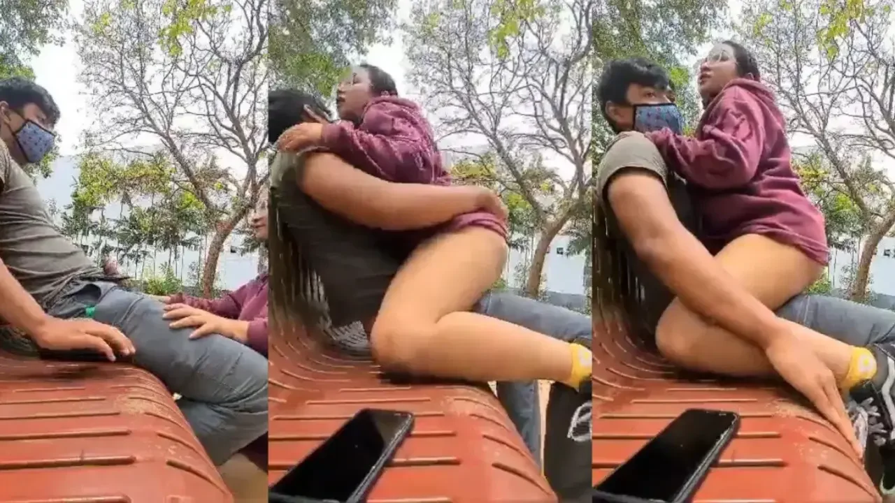 Bokep Remaja Ngentot Mesum Di Bangku Taman (Koleksi Dr. Ping... poster