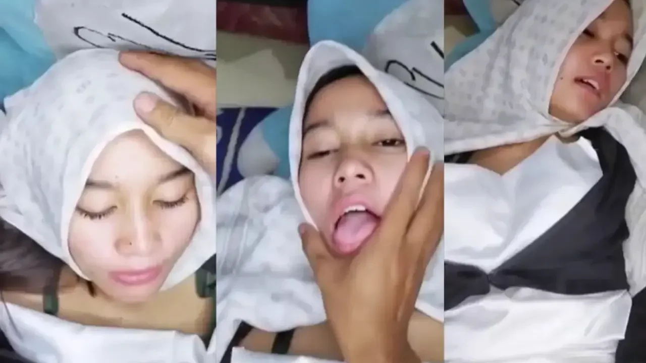 Bokep_Indo_Zahira_Viral_Jilbab_Ewe_-_full_video poster